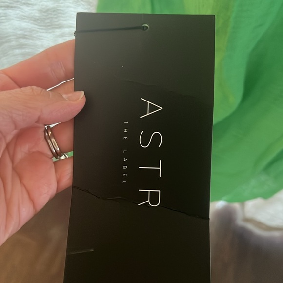 ASTR THE LABEL - Picture 4 of 7